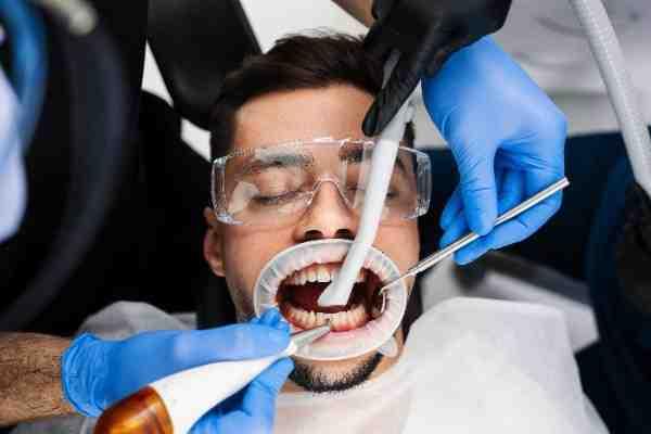 emergency dentist in Wigan